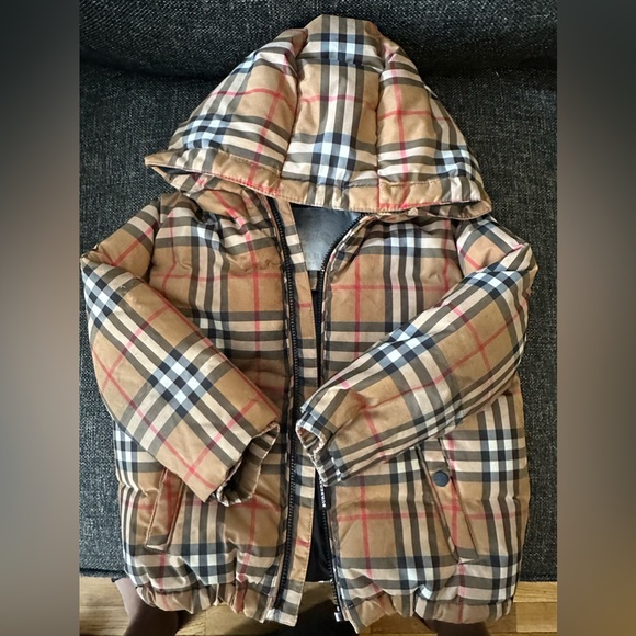 Burberry Puffer Jacket 3T - Picture 2 of 5